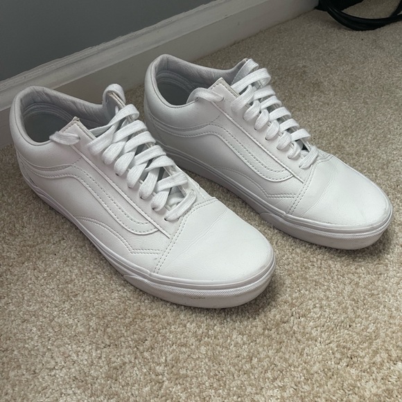 Men’s white leather vans 8.5 - Picture 2 of 3